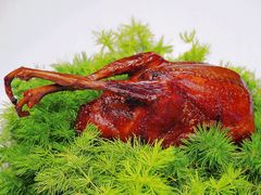 熏烟谷饲24天烤乳鸽-Le Bistrot de Racine