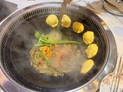 -哈尔滨烧烤·山河村铁锅炖(交大店)