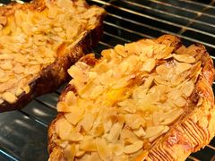 岩烧可颂-BHG Bakery(北京SKP店)