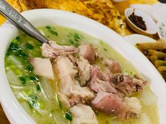 萝卜炖肘子-荣生萝卜汤饭店