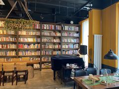 大堂-房角石咖啡与书(吉大南校店)