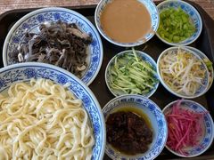 老北京炸酱面-门框胡同百年卤煮(新街口店)