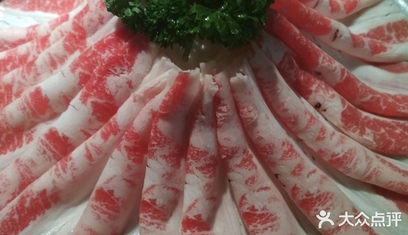 服务：服务非常周到，主动倒水加汤