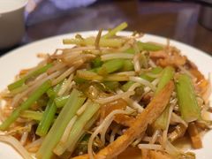 -泉畔人家·老济南经典鲁菜(大明湖店)