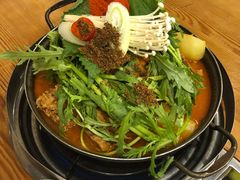 土豆排骨火锅-喇喇排骨火锅·传统韩式脊骨汤(望京西园总店)