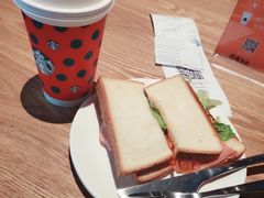 太妃榛果拿铁咖啡-星巴克臻选(周浦万达店)