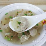 最后还是选择了下楼吃沙县小吃。点了一份扁肉和一份炒面