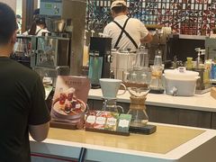-星巴克臻选(深圳龙华红山天虹店)