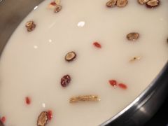 -尚尚仙·酸汤猪手·猪肚鸡火锅(华联万柳购物中心店)