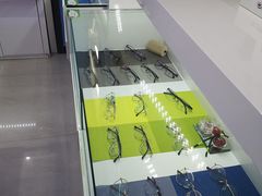 -提一眼镜·蔡司·依视路(小寨店)