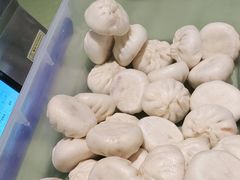 -瑞虹新天地月亮湾
