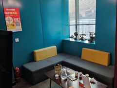 -荒岛实景沉浸密室(江汉路1店)