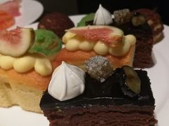 -大中华希尔顿酒店-念自助餐·嗨啤·小龙虾