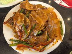 -周老三跷脚牛肉·全牛火锅(非遗传承店)