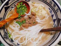 -鑫花溪牛肉米粉(东环大润发店)