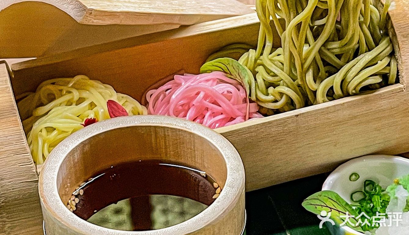 佛山首创！藏在竹筒里的刺身饭～你吃过吗⁉️