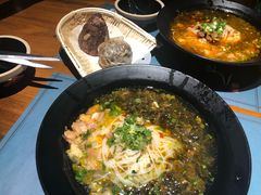-八月美食小馆(银泰城总店)