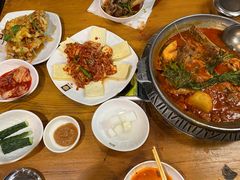 -喇喇排骨火锅·传统韩式脊骨汤(望京西园总店)
