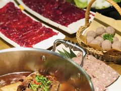 -左庭右院鲜牛肉火锅(金山万达店)