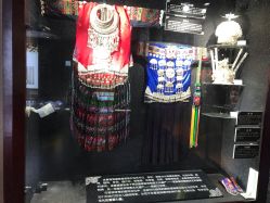 -凤凰县苗族银饰锻制技艺传习所(凤凰古城步行街店)