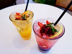 气泡水-Cheevit Cheeva(Sirimangkalajarn)