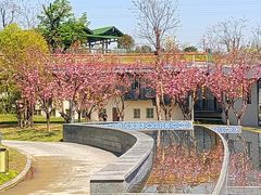 -茅草房·河畔园林火锅