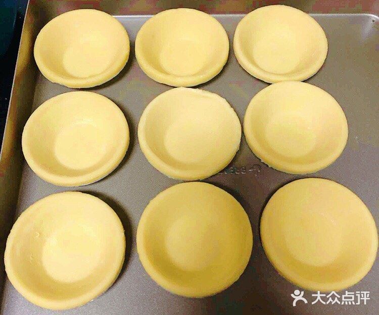 想吃蛋挞了，就自己做起来 主料：    蛋挞皮  