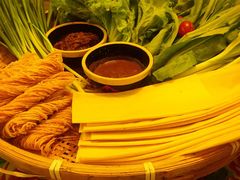 -闯关东东北农家菜(崂山石老人店)