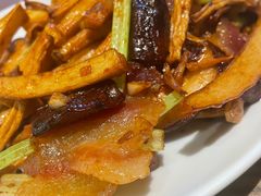 腊肉炒三菇-四道菜·福建菜馆(新街口金鹰店)