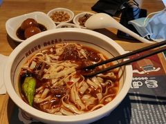-呷佬·长沙手工米粉(金沙江路店)