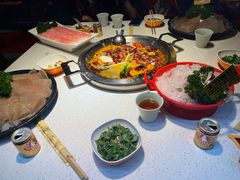 -巴国妹子毛肚火锅(蓝光悦城店)