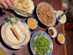 -Cuc Gach Quan Restaurant