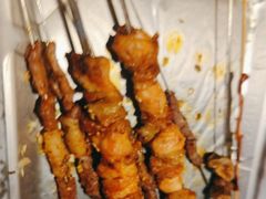-三个大叔烤羊肉串·歌手驻唱·碳烤鲜肉(西三旗店)