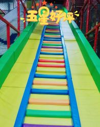 -趣玩空间蹦床乐园(临平旗舰店)