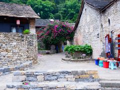 -高荡千年布依古寨旅游景区