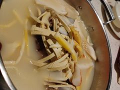 -三人行骨头王火锅(长寿店)