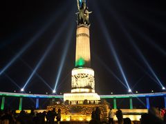 -人民防洪胜利纪念塔