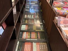 -钟书阁(松江泰晤士小镇店)