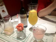 送的法国葡萄酒，薄荷柠檬橙汁+香颂玫瑰露-王品台塑牛排(成都万象城店)