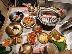 -草家酱蟹炭火烤肉店(珲春南路一店)