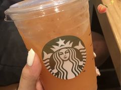 冰摇桃桃绿茶-星巴克臻选(广州沙面店)