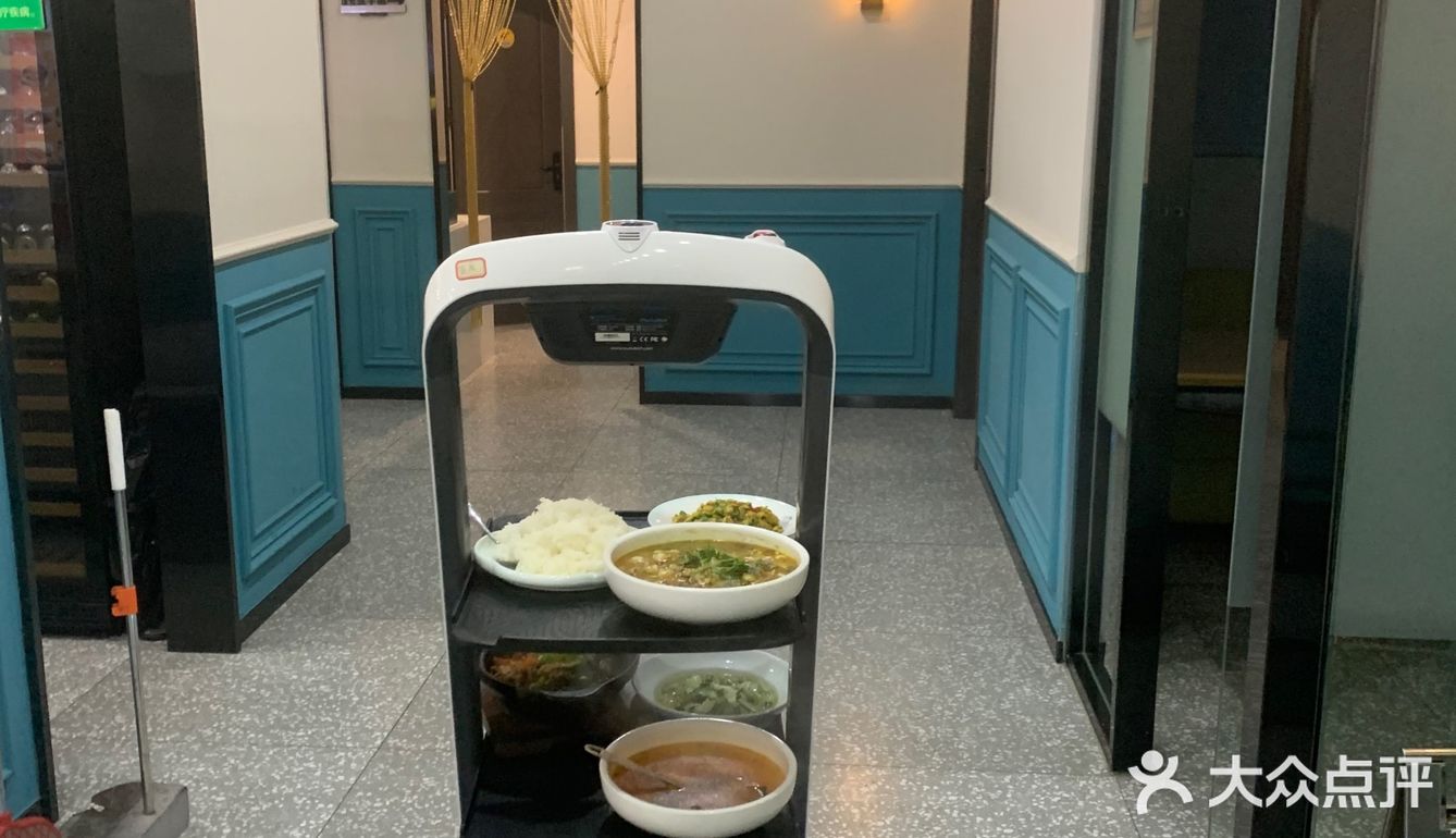 菜量也比较实惠，每盘的量都不少，两个人吃的饱饱的