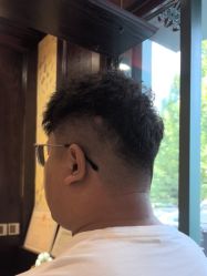 -东方先生国潮男士理发馆
