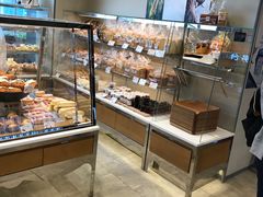 面包甜点陈列柜-巴黎贝甜(右安门店)