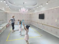 -Isee灰姑娘国际儿童艺术中心