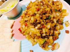 羊肉配手工卷饼-丝路金桃·新疆菜(徐汇店)