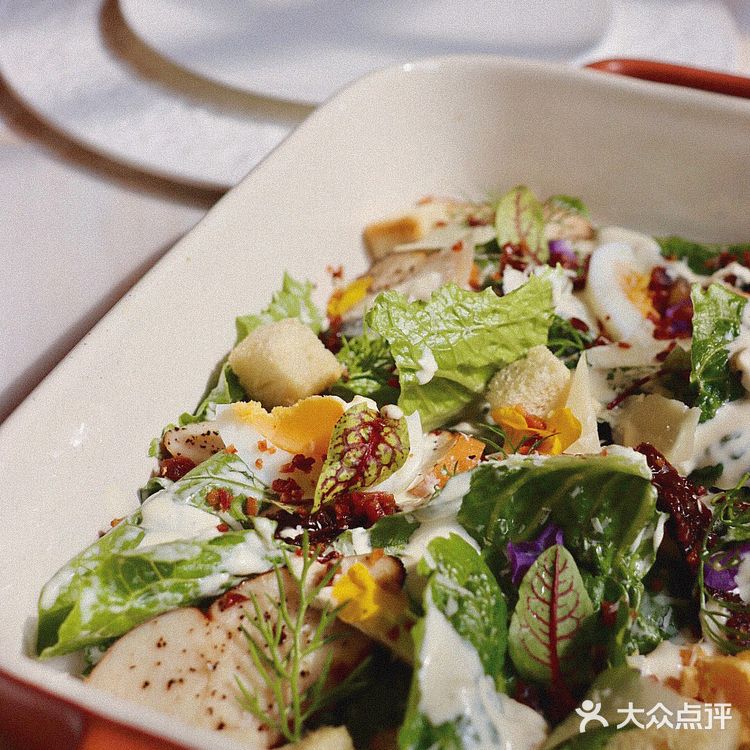 海口西餐🍴特别喜欢坐在阳光洒下的希腊风窗边吃饭