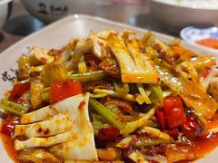 火爆黄喉-肖四女乐山跷脚牛肉(世博源店)