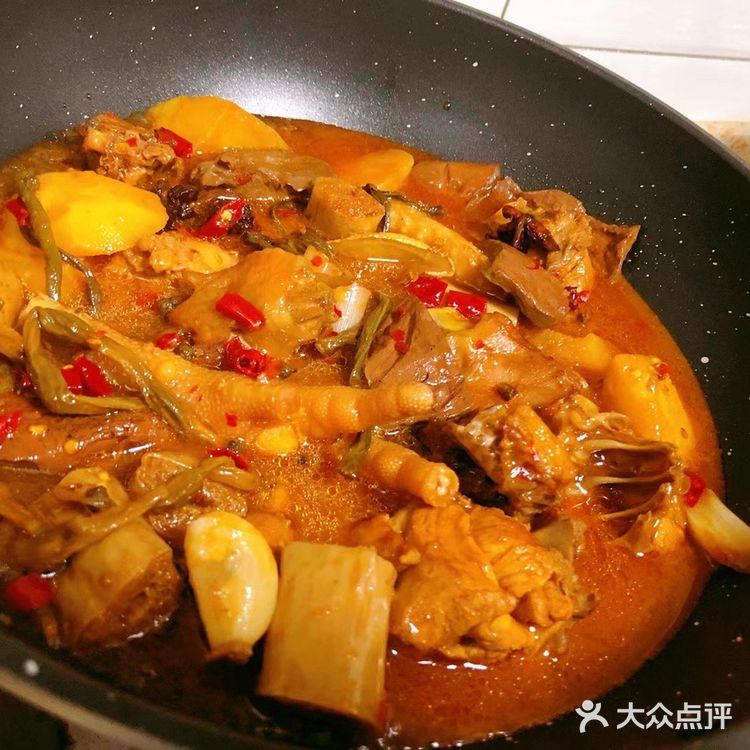 一锅自制鸡汤 （矿泉水）