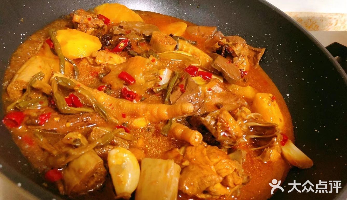 一锅自制鸡汤 （矿泉水）